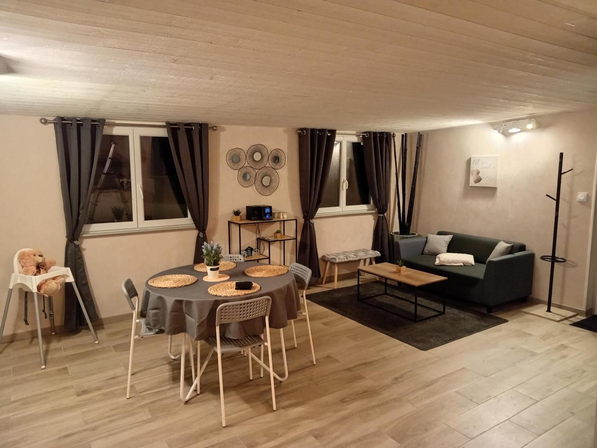 Cozycocoon Appartement Parcey Bagian luar foto